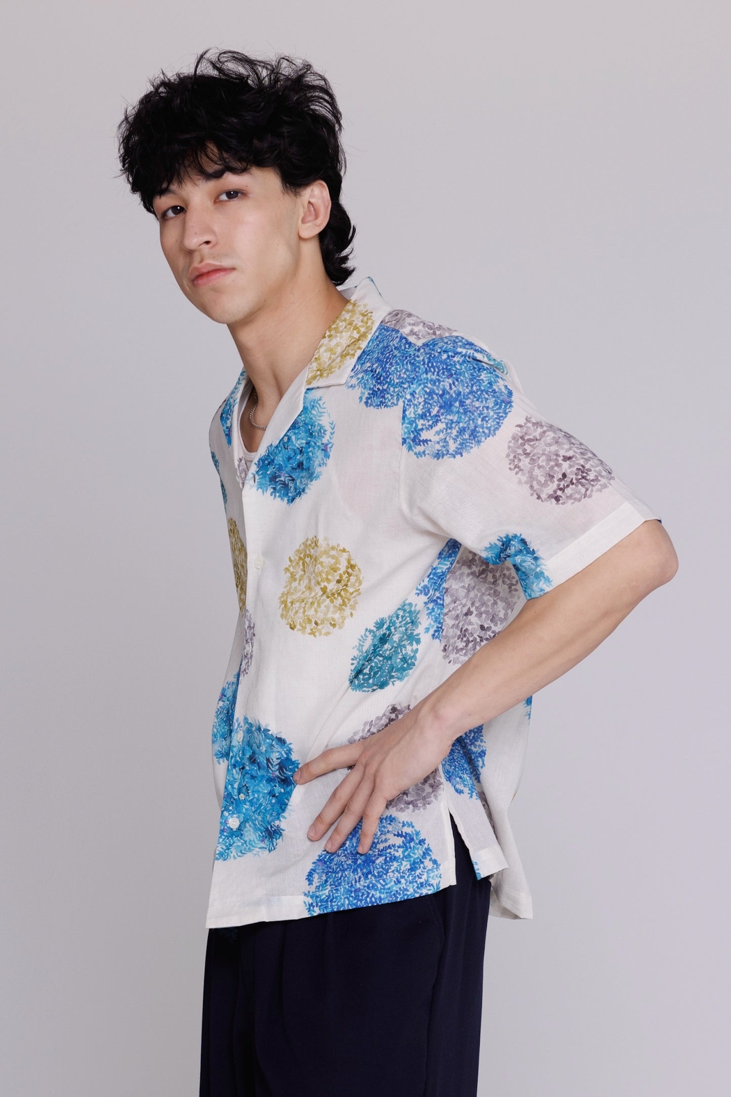 Graphia New York “Arnaz” Resort Shirt in Blue & Gold Watercolor Leaves Print