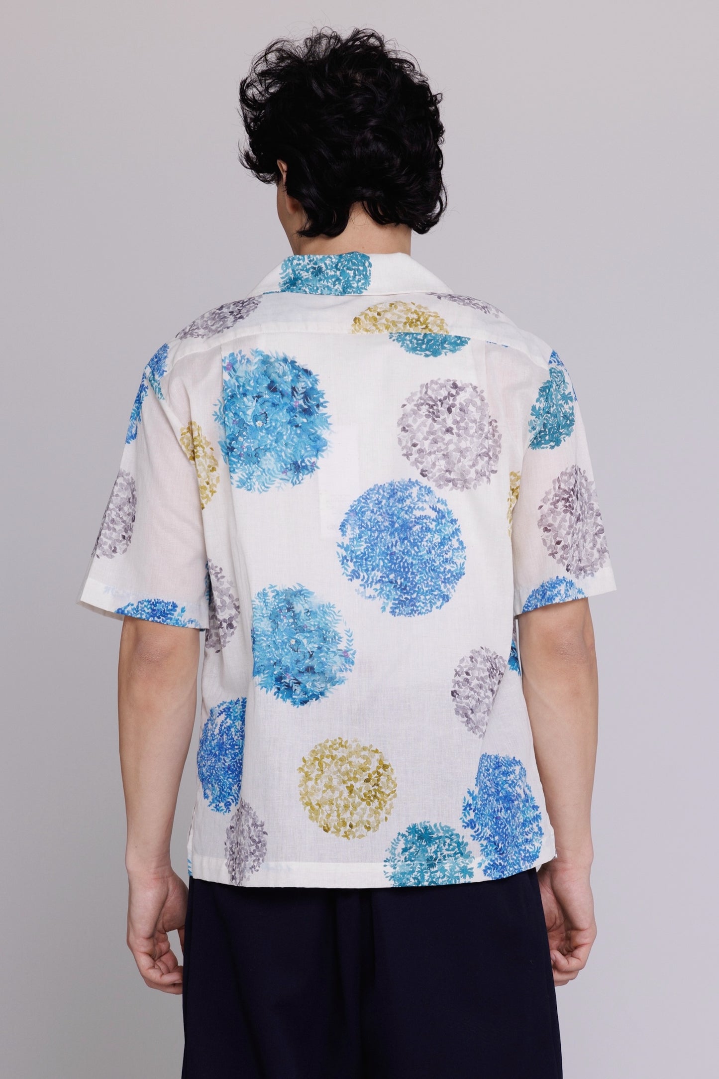 Graphia New York “Arnaz” Resort Shirt in Blue & Gold Watercolor Leaves Print